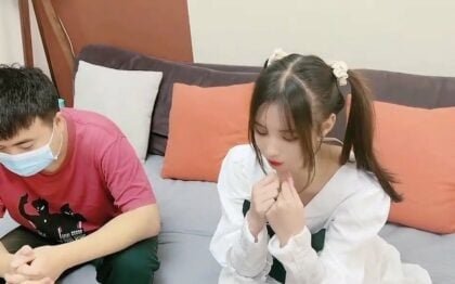 Em gái xinh đẹp đáp ứng nhu cầu tình dục của anh trai thất tình