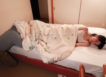 Khúc khích dục chịch cháu gái hấp dẫn ngoạn mục vào thời kỳ chuyển giới