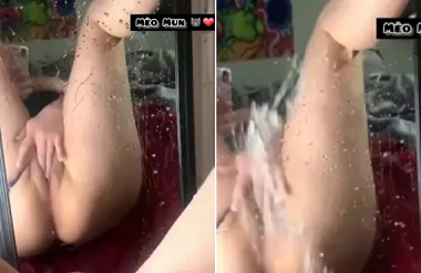 Bắn sương khắp nhà với con bướm