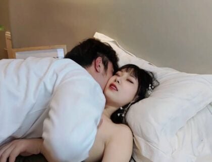 Bịch bịch với em gái mới quen suốt đêm tại khách sạn